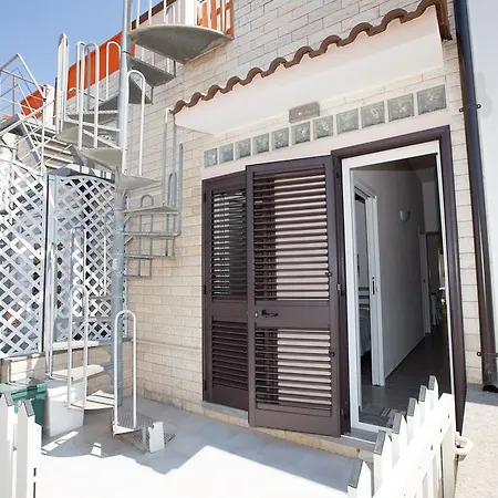 Casa Ikaro A 토레 라필로